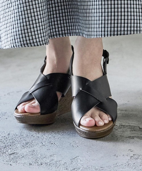 Fashion Letter（ファッションレター）の「日本製 バックベルトウェッジサボサンダル 痛くないサンダル（サンダル・レディース・ダークブラウン/ホワイト/ブラック・M/S/LL/L）」の14枚目の写真