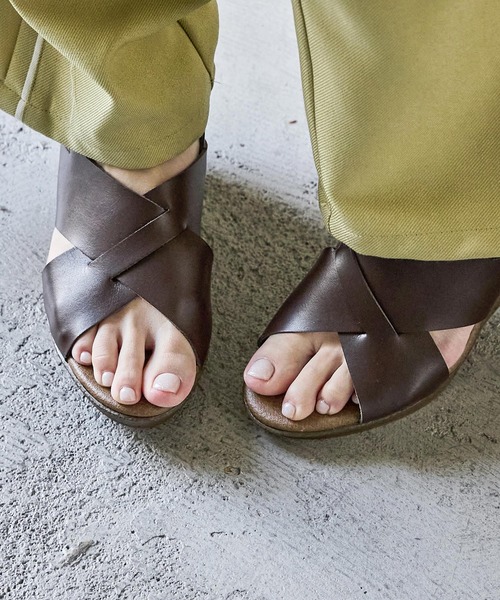 Fashion Letter（ファッションレター）の「日本製 バックベルトウェッジサボサンダル 痛くないサンダル（サンダル・レディース・ダークブラウン/ホワイト/ブラック・M/S/LL/L）」の20枚目の写真