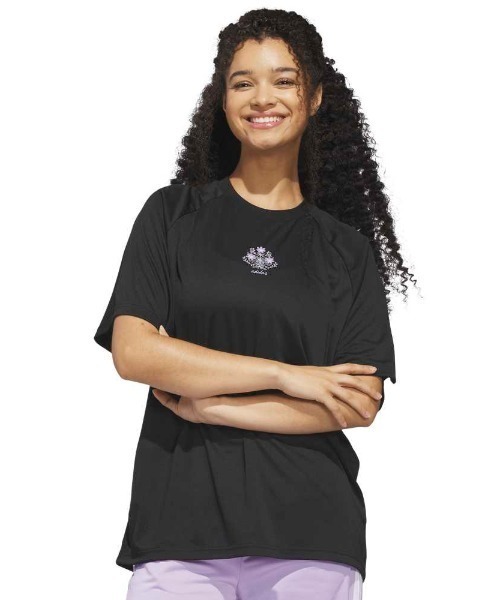 adidas(アディダス)の「アディダス adidas SPORTYCHIC FLOWERS グラフィックTシャツ(Tシャツ/カットソー・レディース・ネイビー/ブラック・XL/L/M/S)」の2枚目の写真