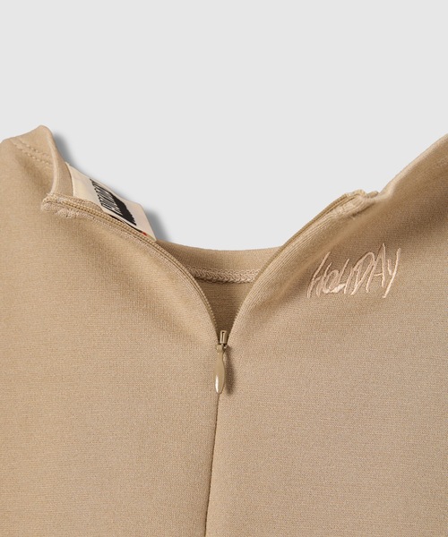 HOLIDAY(ホリデイ)の「WARM CREW-NECK TOPS ウォームクルーネックトップス(Tシャツ/カットソー・レディース・ベージュ/ブラック/ホワイト/レッド・ONE SIZE)」の9枚目の写真