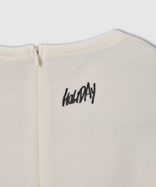 HOLIDAY(ホリデイ)の「WARM CREW-NECK TOPS ウォームクルーネックトップス(Tシャツ/カットソー・レディース・ベージュ/ブラック/ホワイト/レッド・ONE SIZE)」の11枚目の写真