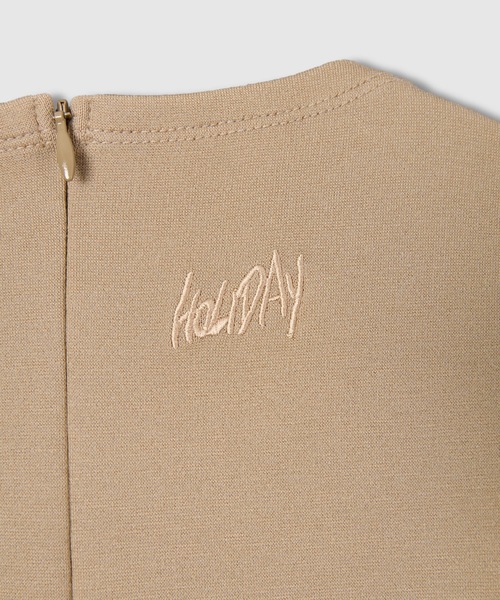 HOLIDAY(ホリデイ)の「WARM CREW-NECK TOPS ウォームクルーネックトップス(Tシャツ/カットソー・レディース・ベージュ/ブラック/ホワイト/レッド・ONE SIZE)」の12枚目の写真