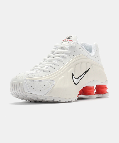 NIKE(ナイキ)の「NIKE W SHOX R4 AR3565-103(スニーカー・レディース・ホワイト・23cm)」の2枚目の写真