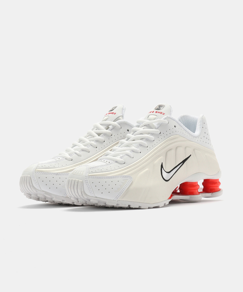 NIKE(ナイキ)の「NIKE W SHOX R4 AR3565-103(スニーカー・レディース・ホワイト・23cm)」の7枚目の写真