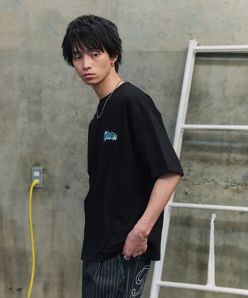 ILL'S(イルズ)の「スプラッシュ タギング グラフィック Tシャツ(Tシャツ/カットソー・メンズ・ブラック/ホワイト系その他/ホワイト/ブラック系その他/パープル/ブルー系その他・L/M)」の14枚目の写真