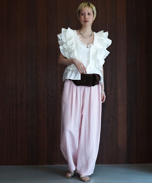chuclla(チュクラ)の「プリーツフリル ペプラムブラウス chw26s311(Tシャツ/カットソー・レディース・ホワイト/ブラック・FREE)」の16枚目の写真
