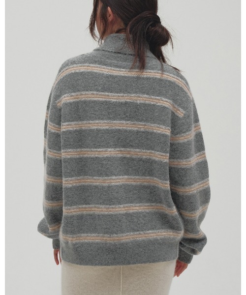 TODAYFUL(トゥデイフル)の「Multicolor Border Knit(ニット/セーター・レディース・ブラウン/グレー・FREE)」の5枚目の写真