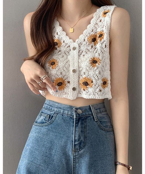 CHEER(チアー)の「ひまわり刺繍 かぎ針編みショート丈ビスチェ(ベスト・レディース・アイボリー/ホワイト・FREE)」の1枚目の写真