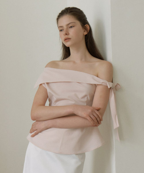 REORG(リオルグ)の「GIR TIE OFF SHOULDER BLOUSE ASH PINK(シャツ/ブラウス・レディース・その他・SMALL/MEDIUM/LARGE)」の2枚目の写真
