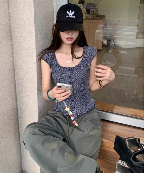 gossip!ロサンゼルス(ゴシップロサンゼルス)の「【Y2Kガーリー】 ギンガムチェック柄シャーリングパフスリーブブラウス(Tシャツ/カットソー・レディース・チェック・M)」の15枚目の写真
