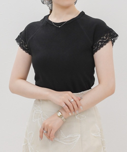 MISCH MASCH(ミッシュマッシュ)の「2026春夏新作 レーストリムフレンチスリーブ半袖トップス(Tシャツ/カットソー・レディース・ブラック/ホワイト・フリ-)」の7枚目の写真