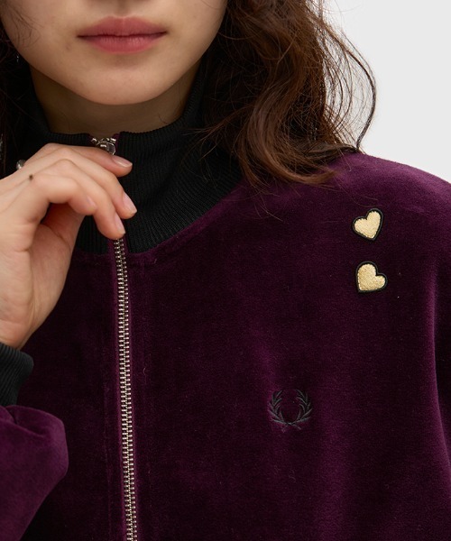 FRED PERRY(フレッドペリー)の「Amy Winehouse Velour Track Jacket/エイミー・ワインハウス ベロアトラックジャケット(ジャージ・レディース・プラム・10)」の4枚目の写真