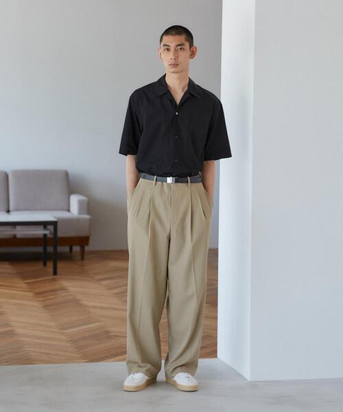 YLEVE(イレーヴ)の「YLEVE / HIGHTWISTED COTTON GABA TROUSERS(その他パンツ・メンズ・カーキ・3/4/5)」の2枚目の写真