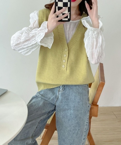 Ritzy（リッツィー）の「Vネックヘンリーニットベスト（ベスト・レディース・チャコールグレー/ブラック/ネイビー/グリーン/アイボリー・FREE）」の4枚目の写真
