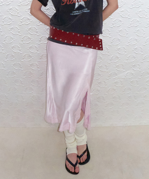 ROLAROLA(ロラロラ)の「SATIN LACE LONG SKIRT LIGHT PINK(スカート・レディース・ライトピンク・SMALL/MEDIUM)」の1枚目の写真