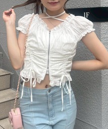 ふんわりとした甘いディテールのフロントZIPドロストブラウス