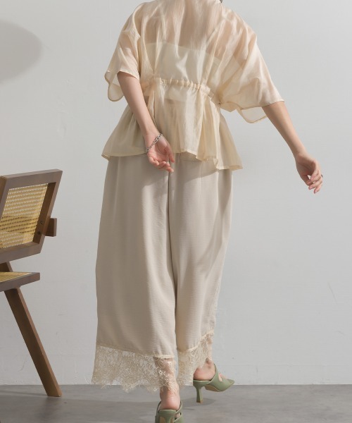 MAFRAIS(マフレ)の「とろみワッシャー 裾レース パンツ(その他パンツ・レディース・アイボリー/ライトブラック・FREE)」の5枚目の写真
