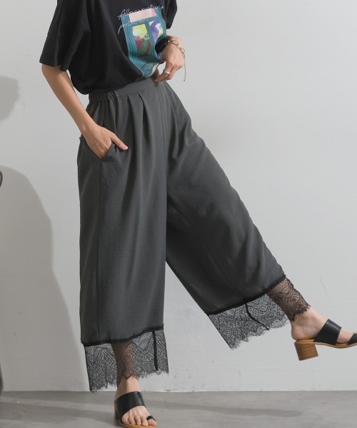 MAFRAIS(マフレ)の「とろみワッシャー 裾レース パンツ(その他パンツ・レディース・アイボリー/ライトブラック・FREE)」の12枚目の写真