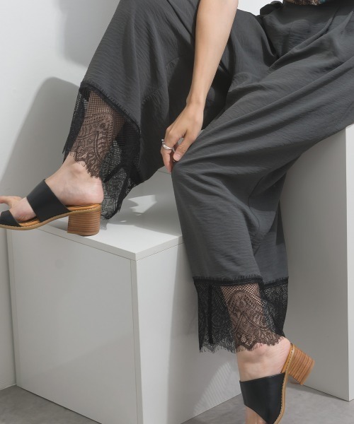 MAFRAIS(マフレ)の「とろみワッシャー 裾レース パンツ(その他パンツ・レディース・アイボリー/ライトブラック・FREE)」の13枚目の写真