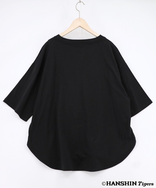 ScoLar(スカラー)の「462027:阪神タイガース×ScoLar ロゴ柄Tシャツ(Tシャツ/カットソー・レディース・オフホワイト/ブラック・L/M)」の9枚目の写真