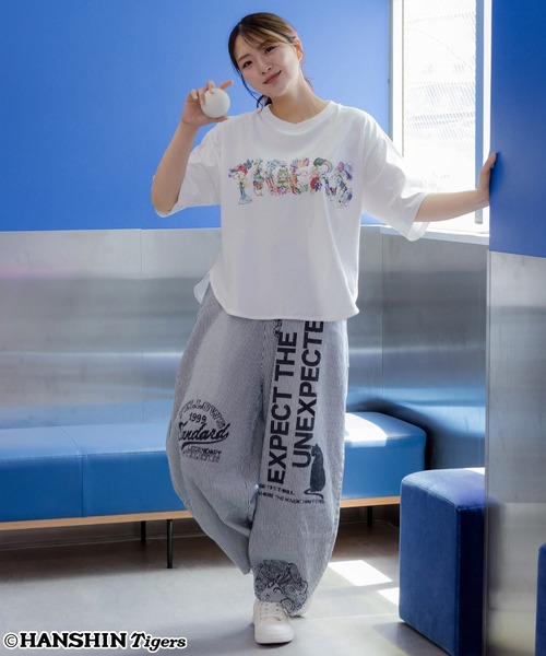 ScoLar(スカラー)の「462027:阪神タイガース×ScoLar ロゴ柄Tシャツ(Tシャツ/カットソー・レディース・オフホワイト/ブラック・L/M)」の21枚目の写真