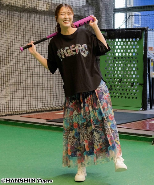 ScoLar(スカラー)の「462027:阪神タイガース×ScoLar ロゴ柄Tシャツ(Tシャツ/カットソー・レディース・オフホワイト/ブラック・L/M)」の16枚目の写真
