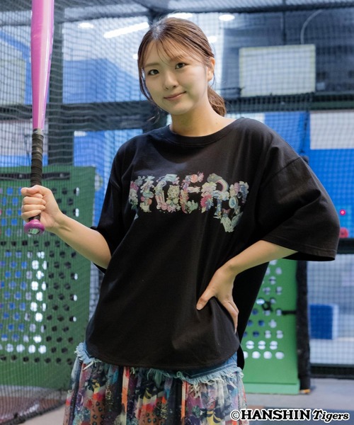 ScoLar(スカラー)の「462027:阪神タイガース×ScoLar ロゴ柄Tシャツ(Tシャツ/カットソー・レディース・オフホワイト/ブラック・L/M)」の15枚目の写真