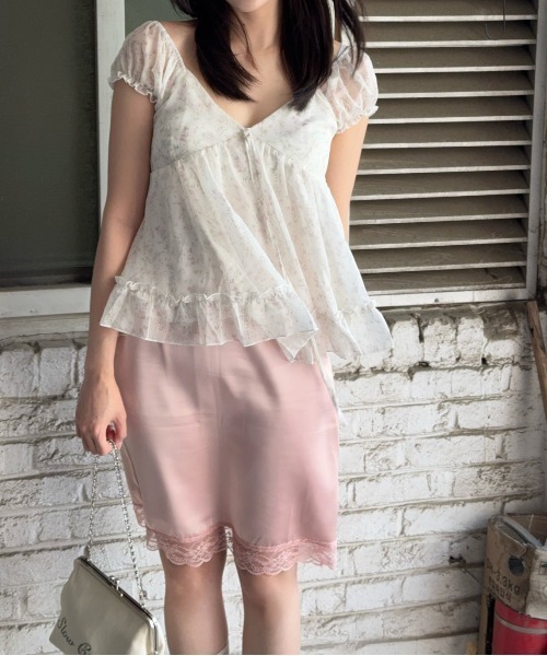 FREE STYLISTS(フリー スタイリスト)の「夏 軽量 花柄 パフスリーブ トップス(Tシャツ/カットソー・レディース・ホワイト・S/M)」の11枚目の写真