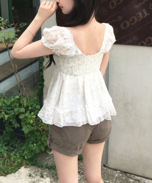 FREE STYLISTS(フリー スタイリスト)の「夏 軽量 花柄 パフスリーブ トップス(Tシャツ/カットソー・レディース・ホワイト・S/M)」の7枚目の写真
