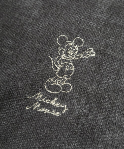 Disney(ディズニー)の「【71】【Disney/ディズニー】Mickey カットモール 裏配色 シャギー スウェット/ミッキーマウス/刺繍/総柄/クルーネック/ユニセックス/レディース/メンズ(スウェット・レディース・ブラック/グレイッシュベージュ/オフホワイト/ネイビー・XL/L/M)」の6枚目の写真