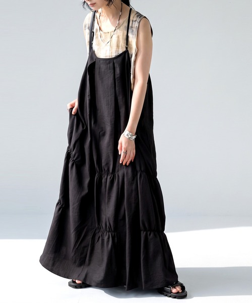 antiqua(アンティカ)の「Aライン ティアード キャミワンピース(ワンピース・レディース・ブラック・ONESIZE)」の2枚目の写真