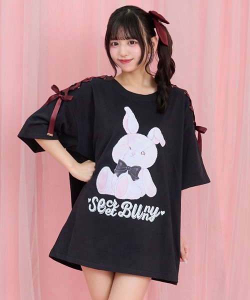 Secret Honey(シークレットハニー)の「レースアッププリントTシャツ(Tシャツ/カットソー・レディース・オフホワイト/ワインレッド/ブラック・FREE)」の1枚目の写真