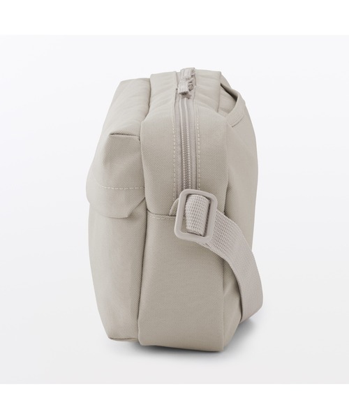 無印良品(ムジルシリョウヒン)の「撥水 再生ポリエステル 背面ポケット付き ショルダーバッグ(ショルダーバッグ・レディース・ピンク/ブラウン系/ライトベージュ/ブラック・FREE)」の19枚目の写真