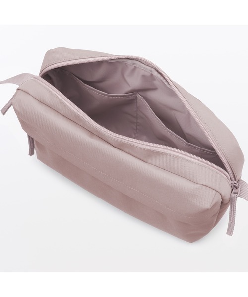 無印良品(ムジルシリョウヒン)の「撥水 再生ポリエステル 背面ポケット付き ショルダーバッグ(ショルダーバッグ・レディース・ピンク/ブラウン系/ライトベージュ/ブラック・FREE)」の12枚目の写真