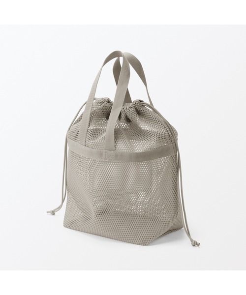 立体メッシュ持ち手付き巾着 M 約33×13×31cm（トラベルグッズ