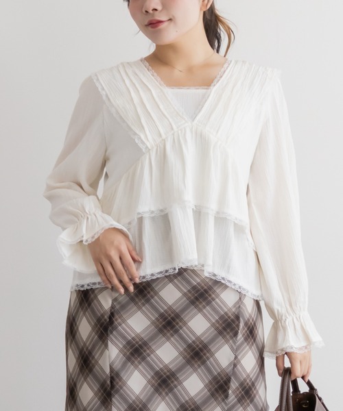 CLETTE（クレット）の「レースフリルティアードブラウス（シャツ/ブラウス・レディース・ブラウン/サックスブルー/アイボリー・LL/3L/4L）」の4枚目の写真