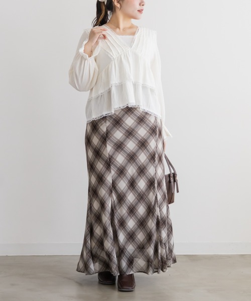 CLETTE（クレット）の「レースフリルティアードブラウス（シャツ/ブラウス・レディース・ブラウン/サックスブルー/アイボリー・LL/3L/4L）」の6枚目の写真