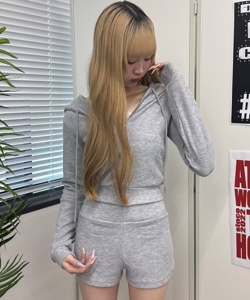 ATMARK(アットマーク)の「<FREEサイズ / レディース>ニットソー セットアップ パーカー ショートパンツ(セットアップ・レディース・グレー/ブラック・FREE)」の11枚目の写真