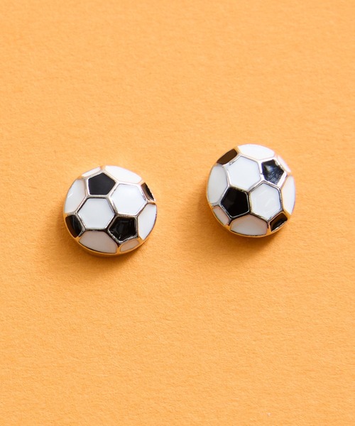 gargle(ガーグル)の「gargle ガーグル:SPORTS スポーツシリーズ サッカーボール ピアス(ピアス(両耳用)・レディース・ホワイト×ブラック・FREE)」の1枚目の写真
