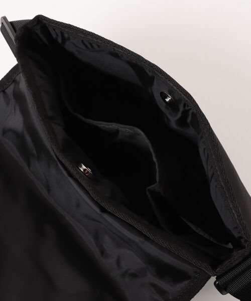 Lee(リー)の「2026AW Lee/リー 撥水 フラップショルダー レディース メンズ(ショルダーバッグ・レディース・ブラック/ピンク/ライトグリーン/パープル/ホワイト・FREE)」の15枚目の写真