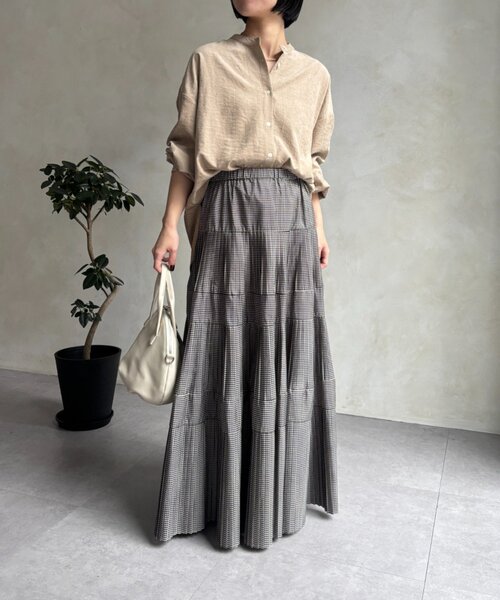 Jena espace merveilleux(ジェナ エスパスメルヴェイユ)の「ピーチスキンノーカラーシャツ(シャツ/ブラウス・レディース・ベージュ/ブルー/ブラック・FREE)」の4枚目の写真