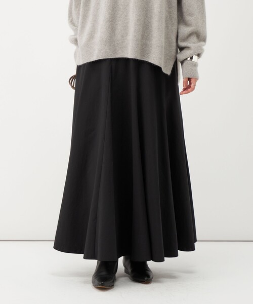 NOLLEY’S(ノーリーズ)の「《UVカット、速乾性、接触冷感》ウォッシャブルヴィンテージタフタマチ入りマキシスカート(スカート・レディース・ホワイト/ブラック・1/2)」の2枚目の写真