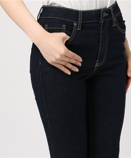 Honeys（ハニーズ）の「スリムデニムスキニーパンツ６４丈（デニムパンツ・レディース・ライトブルー/ワンウォッシュ・S/L/SS/LL/M）」の8枚目の写真