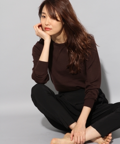 BLISS POINT（ブリスポイント）の「【S～XL展開】ウォッシャブルクルーネックプルオーバー/760463（ニット/セーター・レディース・カーキ/ベージュ/イエロー/ホワイト/ネイビー/ブラウン/ブルー/ピンク/ブラック/レッド/グリーン/その他8/グレー/チャコールグレー/ベージュ系その他/パープル系その他2/サックスブルー/ラベンダー・MEDIUM/SMALL/LARGE/X-LARGE）」の6枚目の写真