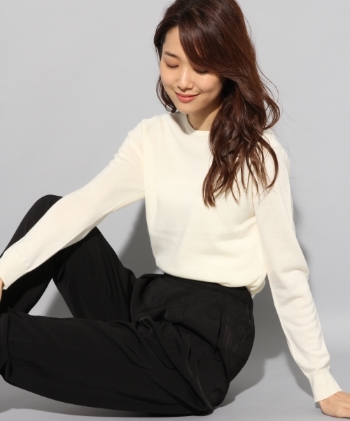 BLISS POINT（ブリスポイント）の「【S～XL展開】ウォッシャブルクルーネックプルオーバー/760463（ニット/セーター・レディース・カーキ/ベージュ/イエロー/ホワイト/ネイビー/ブラウン/ブルー/ピンク/ブラック/レッド/グリーン/その他8/グレー/チャコールグレー/ベージュ系その他/パープル系その他2/サックスブルー/ラベンダー・MEDIUM/SMALL/LARGE/X-LARGE）」の2枚目の写真