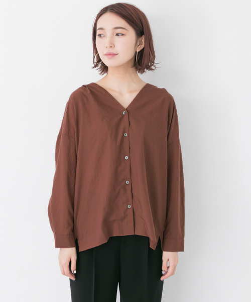 URBAN RESEARCH(アーバンリサーチ)の「エアリーブロードVネックシャツ(シャツ/ブラウス・レディース・ブラック/ブラウン/オフホワイト/キャメル/ベージュ系その他・FREE)」の10枚目の写真