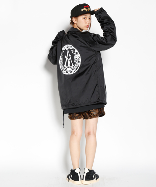 ALDIES(アールディーズ)の「Cutout Coach Jacket / カットアウトコーチジャケット(ナイロンジャケット・メンズ・ブラック/グレー/カモフラージュ・LARGE/MEDIUM/SMALL/X-LARGE/X-SMALL)」の2枚目の写真