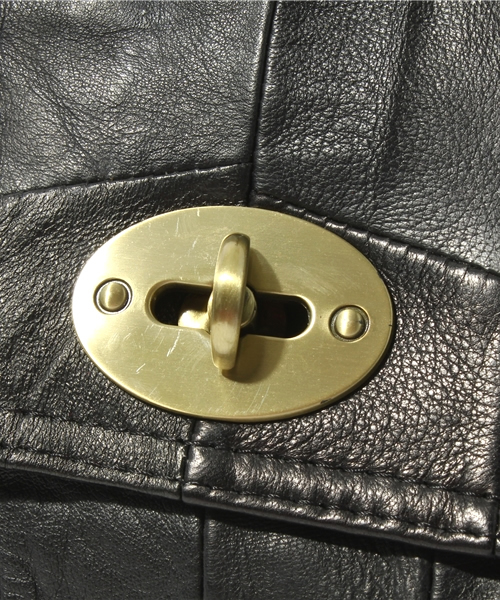 ROSE BUD（ローズバッド）の「R-1501 2WAY HANDLE SMALL HANDBAG（ハンドバッグ・レディース・ブラック/ベージュ/レッド・ONE SIZE）」の11枚目の写真