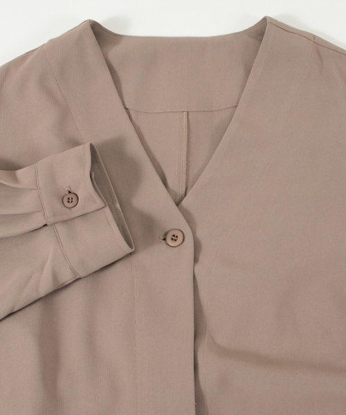 titivate(ティティベイト)の「バックフリルジャケット/ブラウス(テーラードジャケット・レディース・ブラック/ネイビー/カーキ/ライトベージュ・FREE)」の12枚目の写真