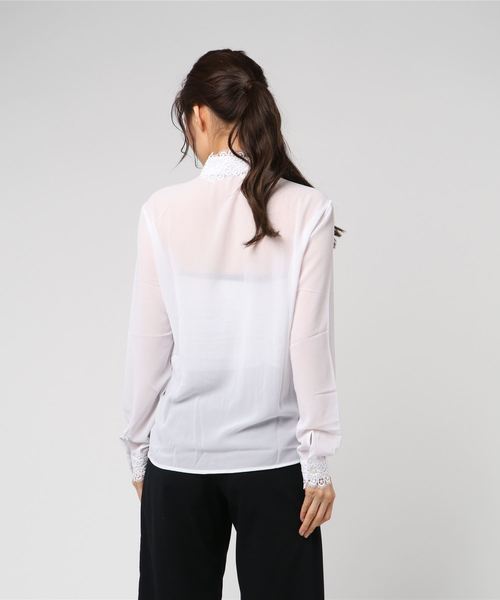 NARACAMICIE（ナラカミーチェ）の「スタンドレースカラーフロントタックブラウス（シャツ/ブラウス・レディース・ホワイト・SMALL/MEDIUM/LARGE）」の8枚目の写真